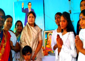 देवगावकरांनी केले महामानव डॉ.बाबासाहेब आंबेडकर यांना अभिवादन