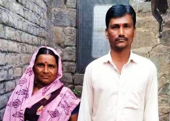 ‘पत्नी’ चा मृतदेह ऐका खोलीत तर दुसऱ्या खोलीत ‘पती’ लटकलेल्या अवस्थेत आढळला