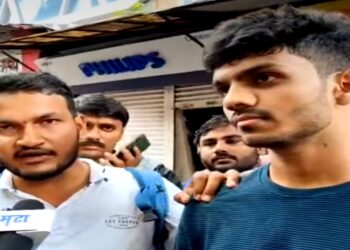 त्या मुलीचा जीव वाचवणाऱ्या धाडसी तरुणांना आ. जितेंद्र आव्हाड यांचं गिफ्ट