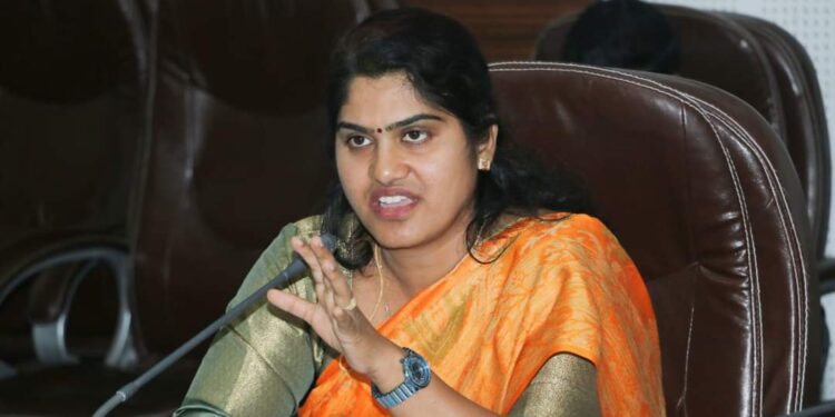 तलाठी पदभरती प्रक्रियेसाठी विद्यार्थ्यांना काही अडचण असल्यास संपर्क साधा