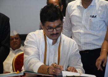 मंत्री धनंजय मुंडे यांना जीवे मारण्याची धमकी