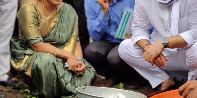 कृषीमंत्री धनंजय मुंडे बांधावर ;बाधित क्षेत्राचे पंचनामे स्वीकारण्यासाठी मदत व पुनर्वसन विभागाच्या सचिवांना सूचना