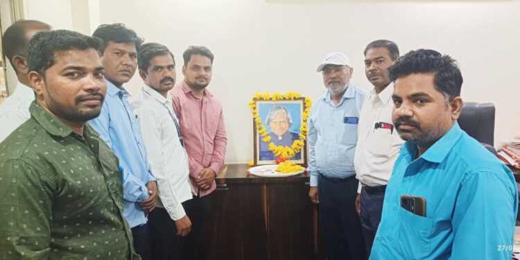 भारतरत्न डॉ.ए पी जे अब्दुल कलाम यांच्या पुण्यतिथी निमित्त तुलसी कॉलेज मध्ये अभिवादन.