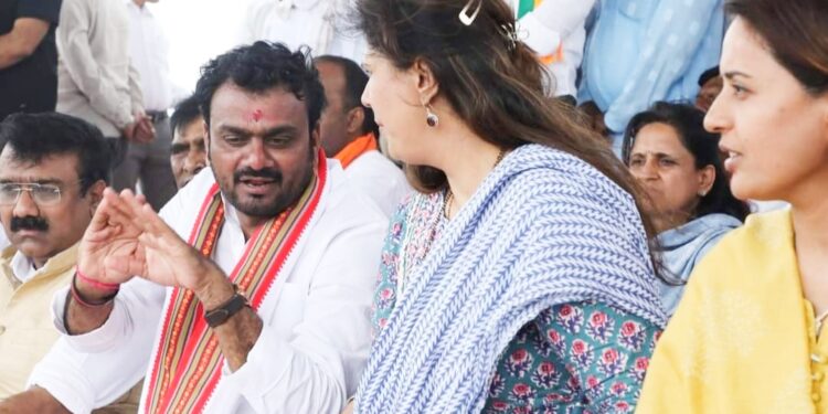 बीडमध्ये पंकजा मुंडे म्हणतील तसेच होणार;राजेंद्र मस्के कायम