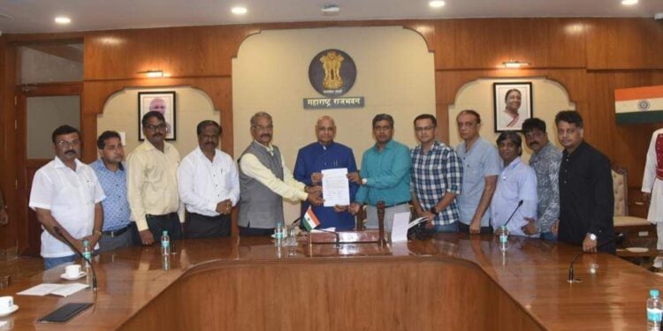 आ.किशोर पाटिल यांच्यावर गुन्हा दाखल करा; पत्रकार संघटनांची राज्यपालांकडे मागणी