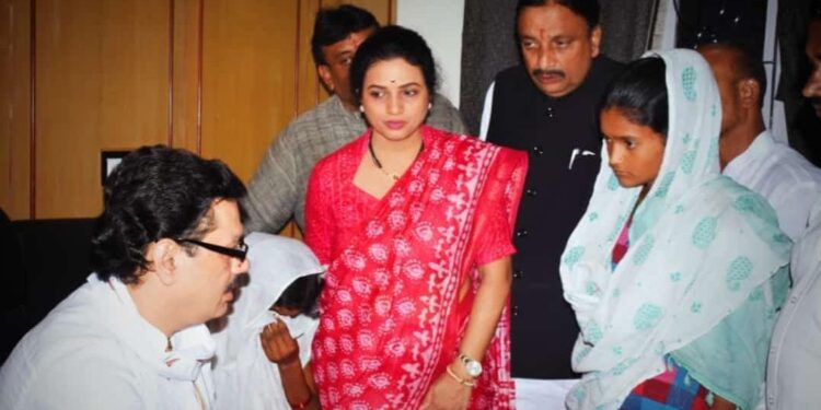 शेतकरी बांधवांना कोणतीही मदत लागल्यास आपल्या घराचे दरवाजे २४ तास उघडे आहेत