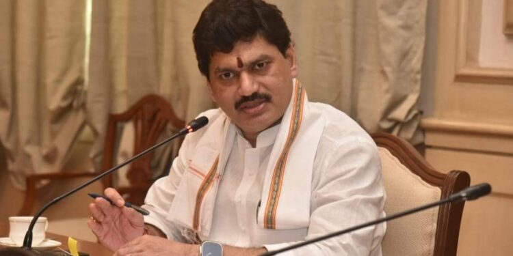 बीडचा जवान सिक्कीममध्ये बेपत्ता, पालकमंत्री धनंजय मुंडे यांनी कुटुंबियांना संपर्क करून दिला धीर