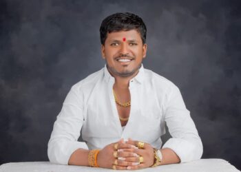 खोक्याला व्हीआयपी ट्रीटमेंट चा अधिकारी संविधानाने दिलाय!