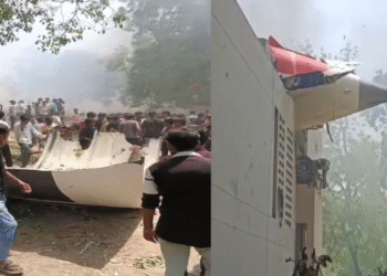 एअर इंडियाचे B787 विमान अहमदाबादमध्ये कोसळले; २४२ प्रवासींचे जीवित धोक्यात